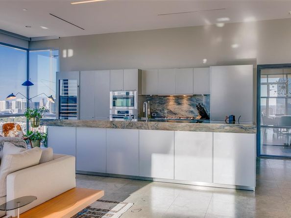 1717  Arts Plaza  1915, Dallas Texas 75201