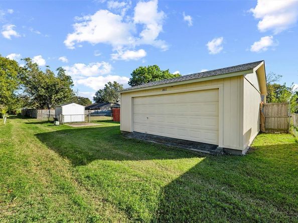 1801  Homestead Place , Garland Texas 75044