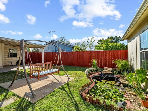 1801  Homestead Place , Garland Texas 75044