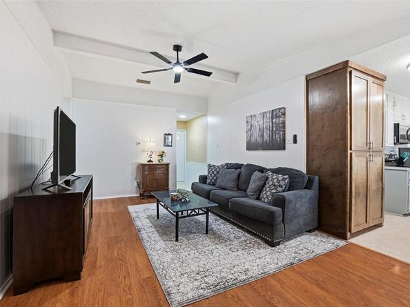 1801  Homestead Place , Garland Texas 75044