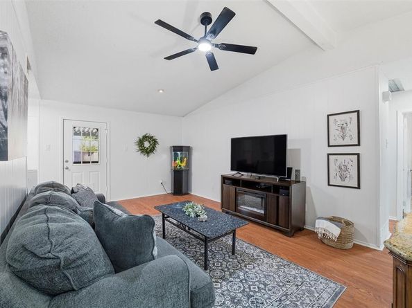 1801  Homestead Place , Garland Texas 75044