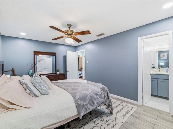 1801  Homestead Place , Garland Texas 75044