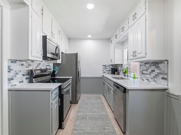 1801  Homestead Place , Garland Texas 75044