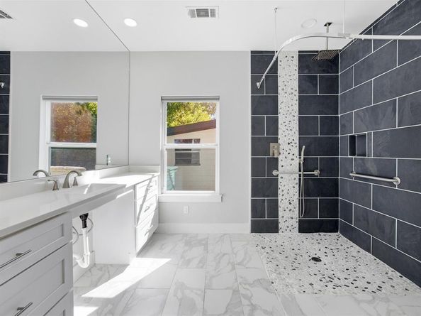 13906  Dennis Lane , Farmers Branch Texas 75234