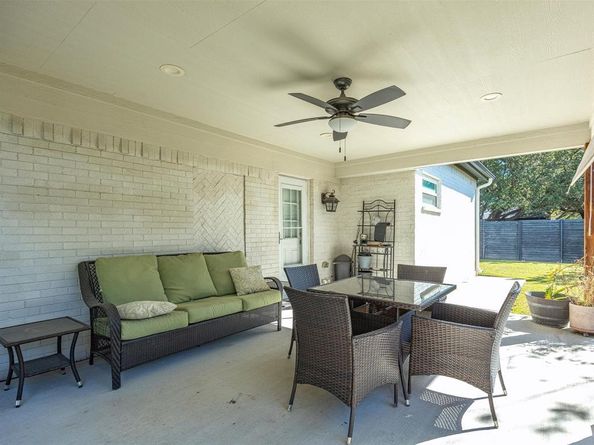 13906  Dennis Lane , Farmers Branch Texas 75234