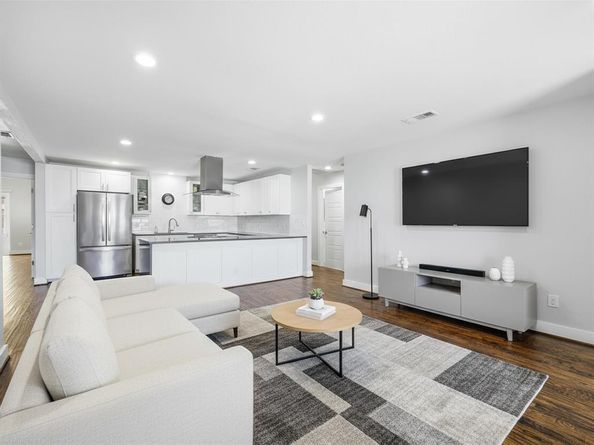 13906  Dennis Lane , Farmers Branch Texas 75234