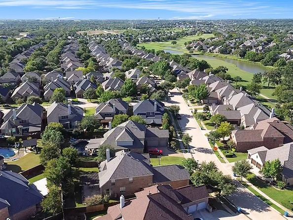 901  Fannin Drive , Lantana Texas 76226