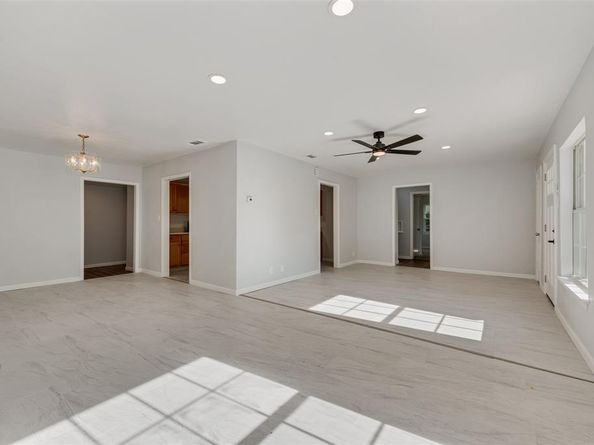 2647  Province Lane , Dallas Texas 75228