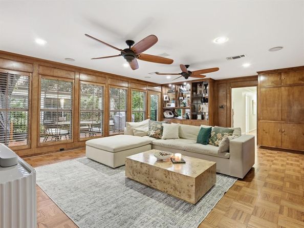 2341  Lofton Terrace , Fort Worth Texas 76109