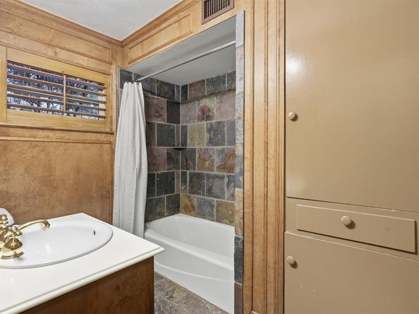 2341  Lofton Terrace , Fort Worth Texas 76109