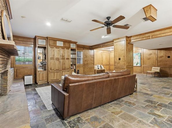 2341  Lofton Terrace , Fort Worth Texas 76109