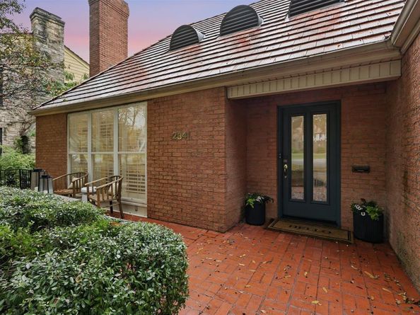 2341  Lofton Terrace , Fort Worth Texas 76109