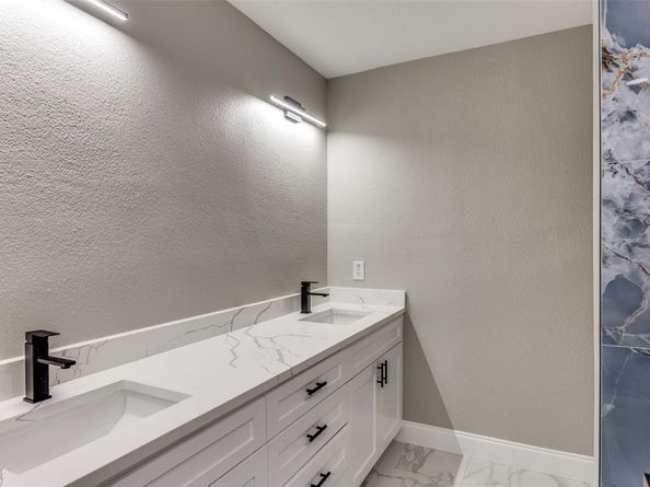 1420  Meadow Lane Terrace , Fort Worth Texas 76112