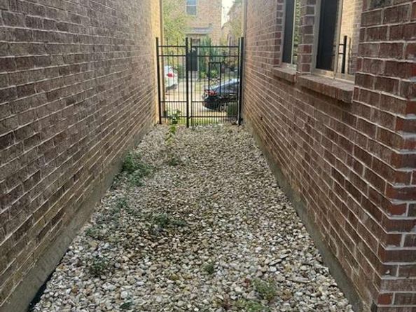 6655  Deleon Street , Irving Texas 75039