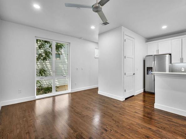 2016 N Fitzhugh Avenue  105, Dallas Texas 75204