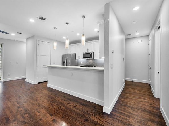 2016 N Fitzhugh Avenue  105, Dallas Texas 75204