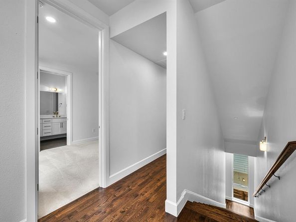 2016 N Fitzhugh Avenue  105, Dallas Texas 75204