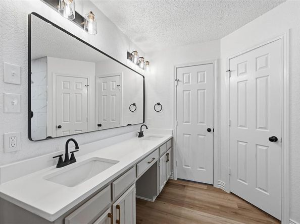 1940  Berrybrook Drive , Fort Worth Texas 76134