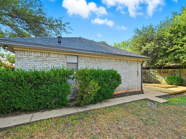 1940  Berrybrook Drive , Fort Worth Texas 76134