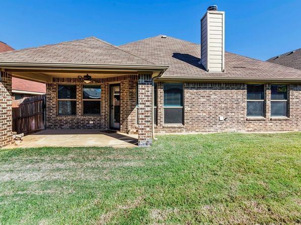 3920  Hollow Lake Road , Fort Worth Texas 76262