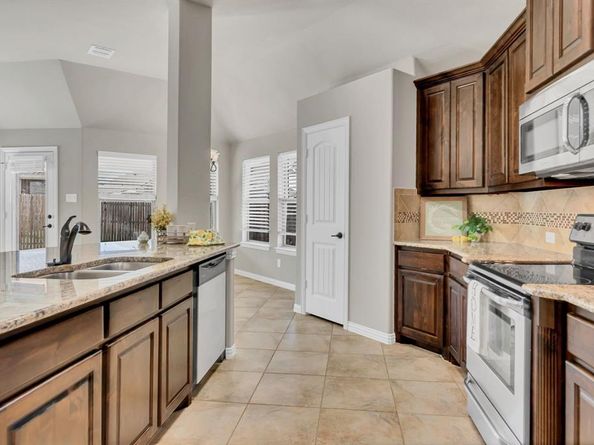 3920  Hollow Lake Road , Fort Worth Texas 76262