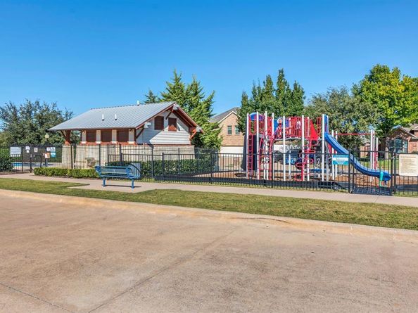 3920  Hollow Lake Road , Fort Worth Texas 76262