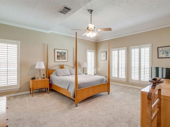 2801  Pomponessett Drive , Arlington Texas 76001