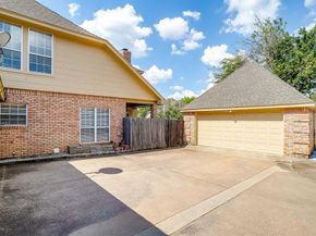 2801  Pomponessett Drive , Arlington Texas 76001