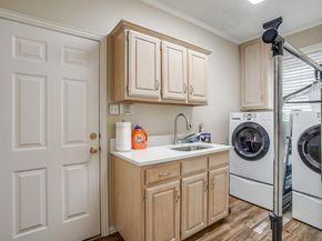 2801  Pomponessett Drive , Arlington Texas 76001