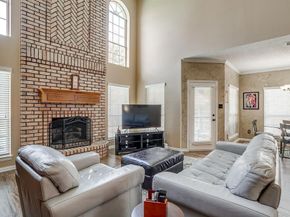 2801  Pomponessett Drive , Arlington Texas 76001