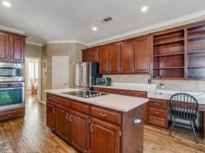 2801  Pomponessett Drive , Arlington Texas 76001