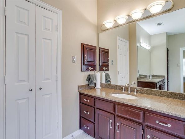 2801  Pomponessett Drive , Arlington Texas 76001