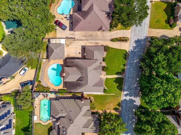2801  Pomponessett Drive , Arlington Texas 76001
