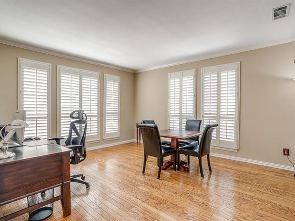 2801  Pomponessett Drive , Arlington Texas 76001