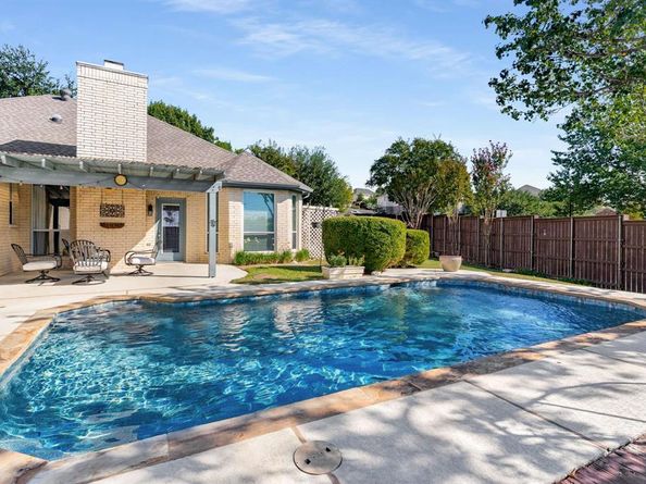 2401  Manchester Drive , Carrollton Texas 75006