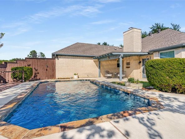 2401  Manchester Drive , Carrollton Texas 75006
