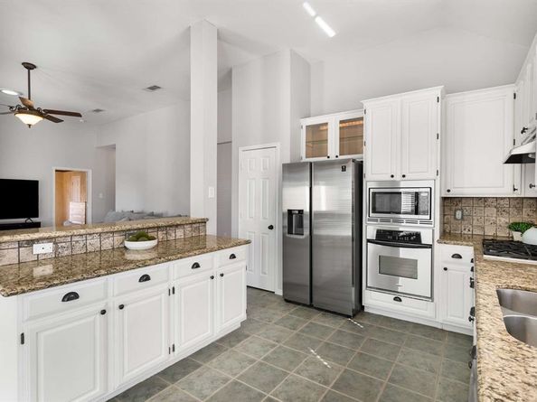 2401  Manchester Drive , Carrollton Texas 75006