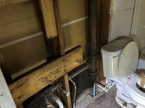 2435  Iroquois Street , Dallas Texas 75212