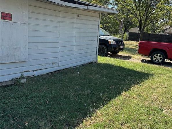 2435  Iroquois Street , Dallas Texas 75212