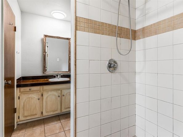 1613  Janice Lane , Fort Worth Texas 76112