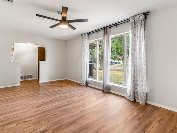 1613  Janice Lane , Fort Worth Texas 76112