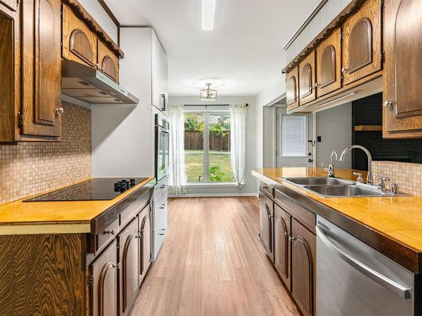 1613  Janice Lane , Fort Worth Texas 76112