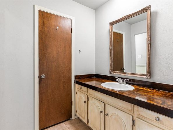 1613  Janice Lane , Fort Worth Texas 76112