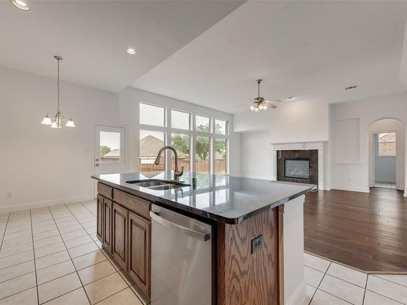 413  Kearsarge Street , DeSoto Texas 75115