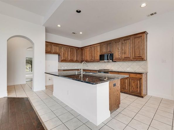 413  Kearsarge Street , DeSoto Texas 75115
