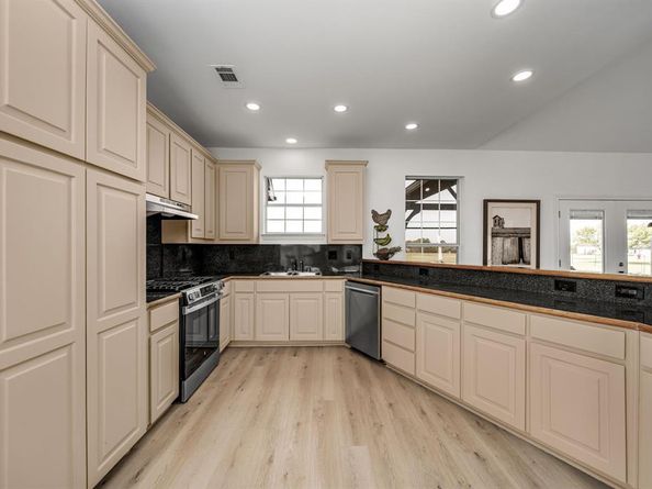 4094  Preston Lakes Circle , Celina Texas 75009