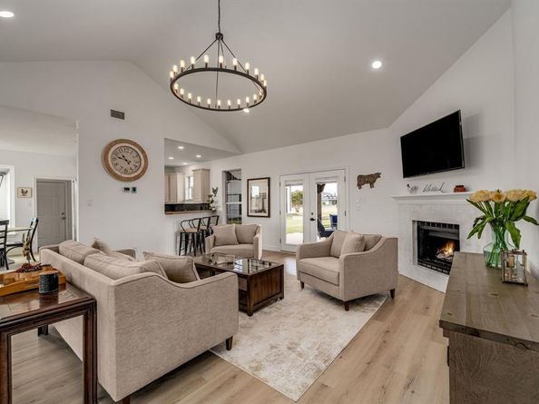 4094  Preston Lakes Circle , Celina Texas 75009