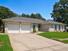 1000  Forest Trail Court , Euless Texas 76039