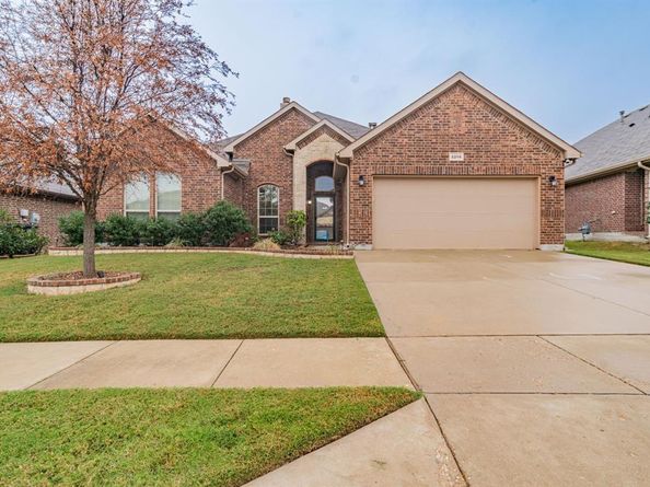 2216  Rosalinda Pass , Fort Worth Texas 76131