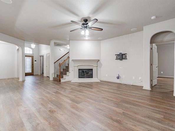 2216  Rosalinda Pass , Fort Worth Texas 76131